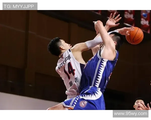 上海篮球队的控制策略与战术分析及其对球队发展的影响